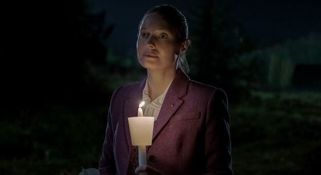 Tweets sur Samantha Sloyan dans « Messe de minuit »
