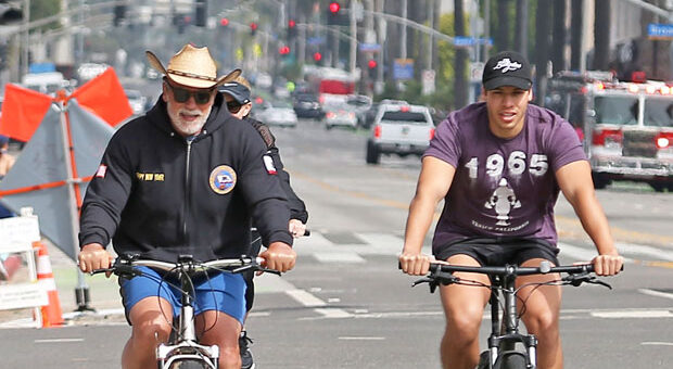 Hommage au 24e anniversaire de Joseph Baena d’Arnold Schwarzenegger – Hollywood Life