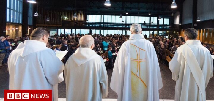 Maltraitance de l’Église française : 216 000 enfants ont été victimes du clergé – enquête