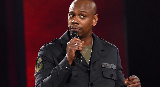 Le nouveau spécial de Dave Chappelle aborde ces problèmes sociaux