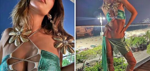 Emily Ratajkowski grésille en robe sexy au carnaval Rio 2025