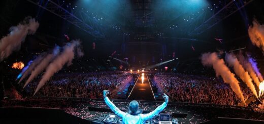 Armin van Buuren – Overture (Live at The Best Of Armin Only)